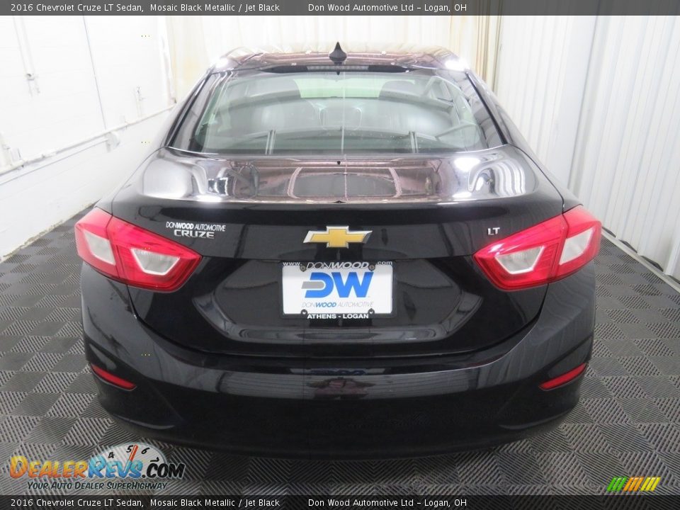 2016 Chevrolet Cruze LT Sedan Mosaic Black Metallic / Jet Black Photo #12