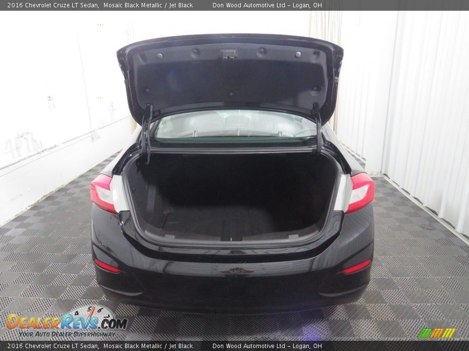 2016 Chevrolet Cruze LT Sedan Mosaic Black Metallic / Jet Black Photo #13