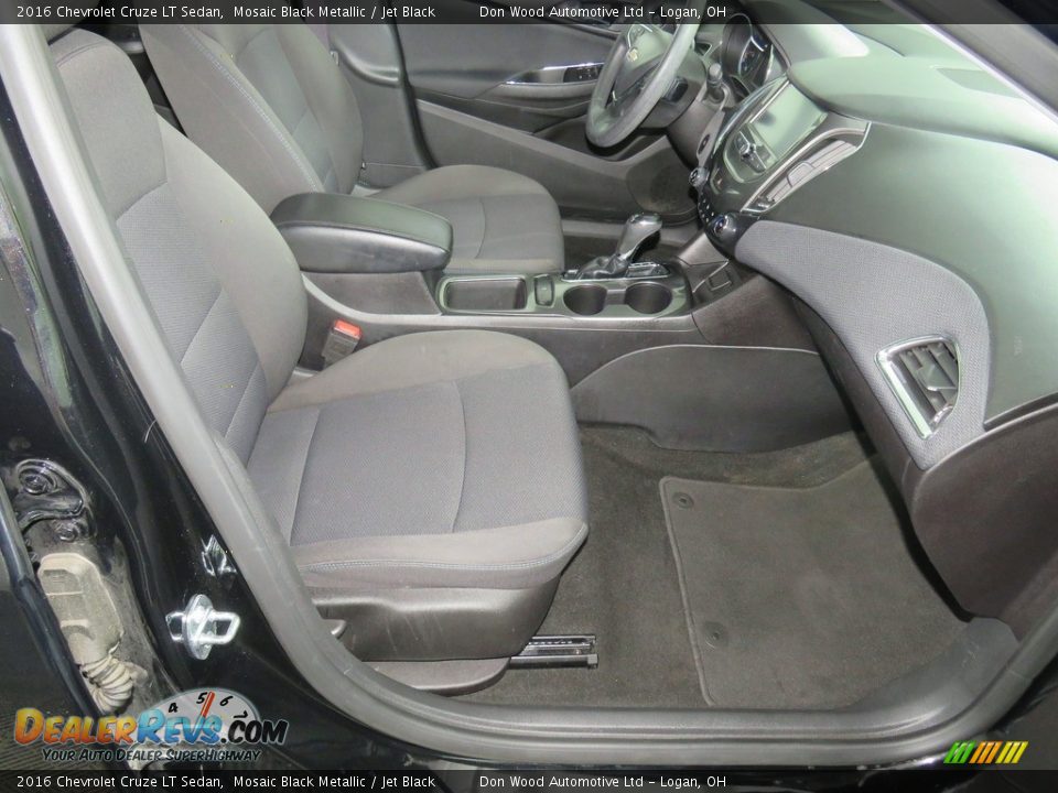 2016 Chevrolet Cruze LT Sedan Mosaic Black Metallic / Jet Black Photo #29