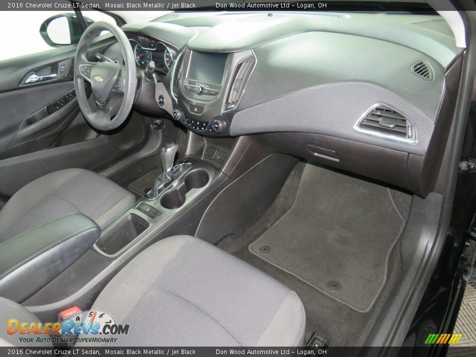 2016 Chevrolet Cruze LT Sedan Mosaic Black Metallic / Jet Black Photo #30