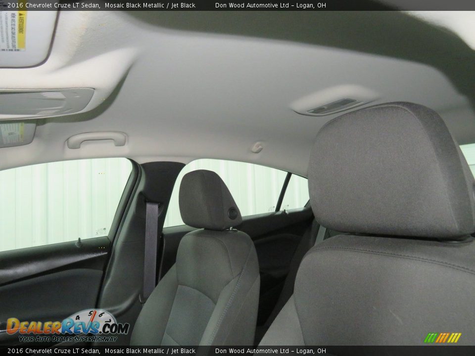 2016 Chevrolet Cruze LT Sedan Mosaic Black Metallic / Jet Black Photo #31