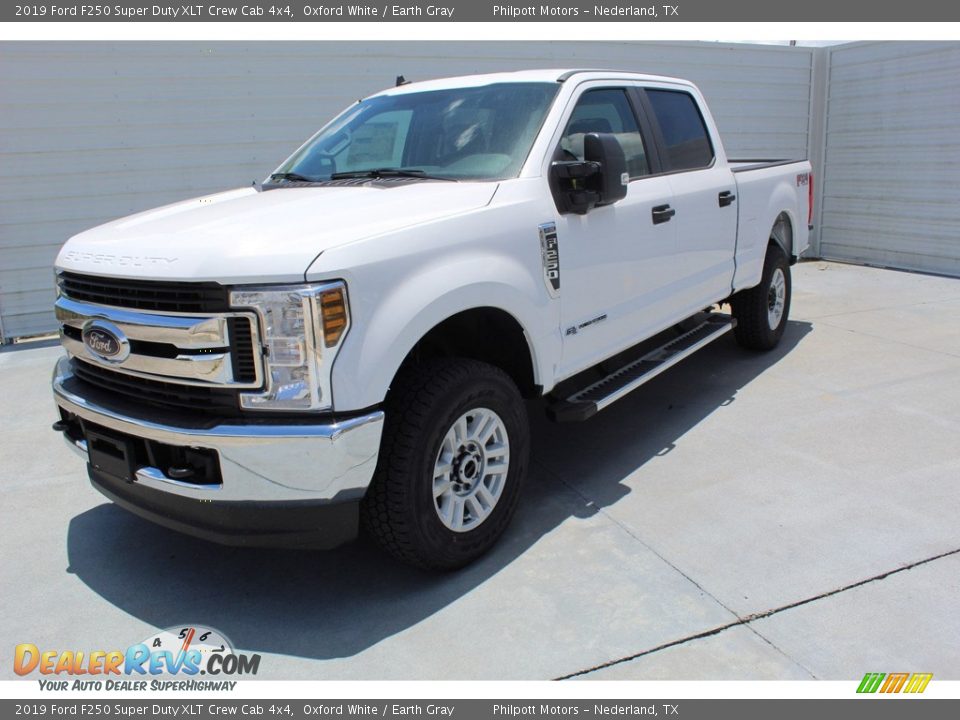 2019 Ford F250 Super Duty XLT Crew Cab 4x4 Oxford White / Earth Gray Photo #4