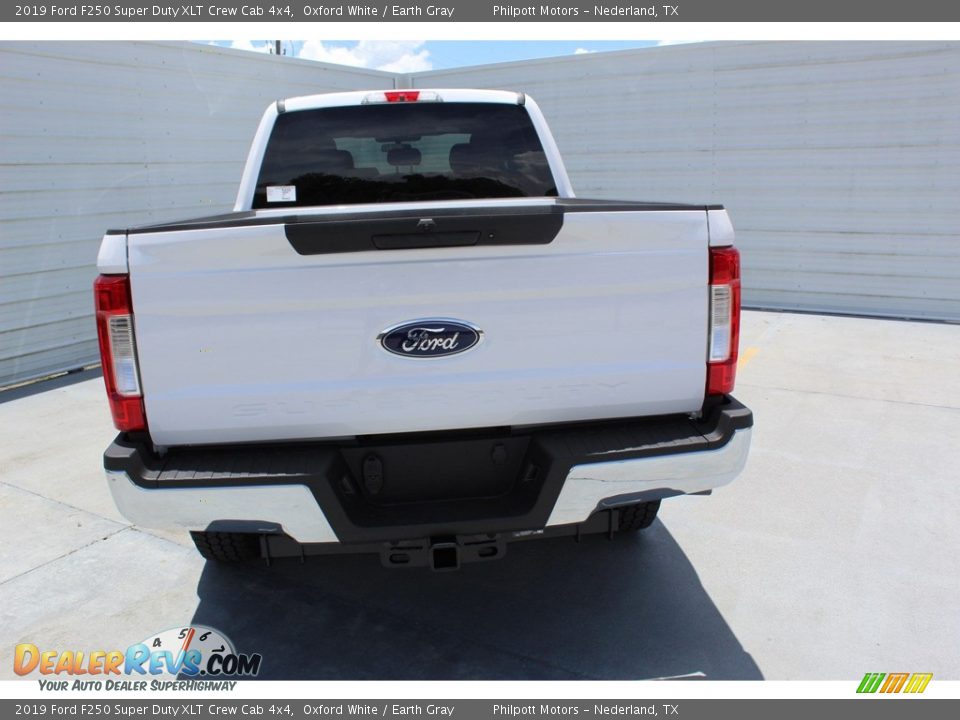 2019 Ford F250 Super Duty XLT Crew Cab 4x4 Oxford White / Earth Gray Photo #7