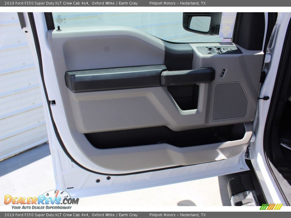 2019 Ford F350 Super Duty XLT Crew Cab 4x4 Oxford White / Earth Gray Photo #10