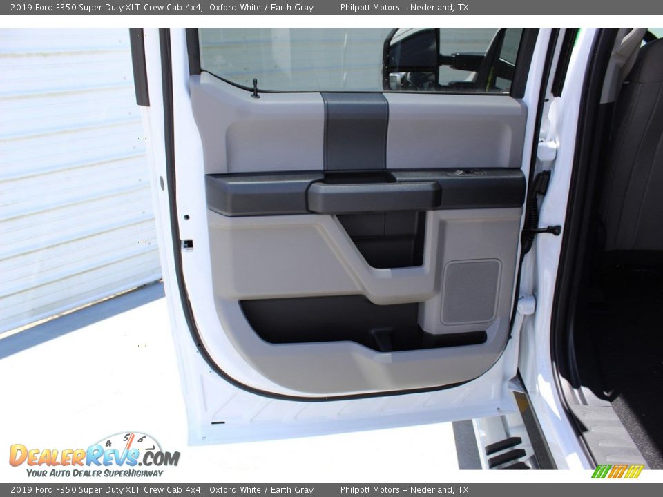 2019 Ford F350 Super Duty XLT Crew Cab 4x4 Oxford White / Earth Gray Photo #19