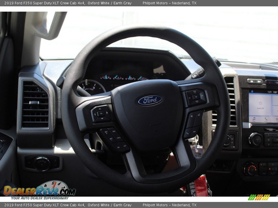 2019 Ford F350 Super Duty XLT Crew Cab 4x4 Oxford White / Earth Gray Photo #22