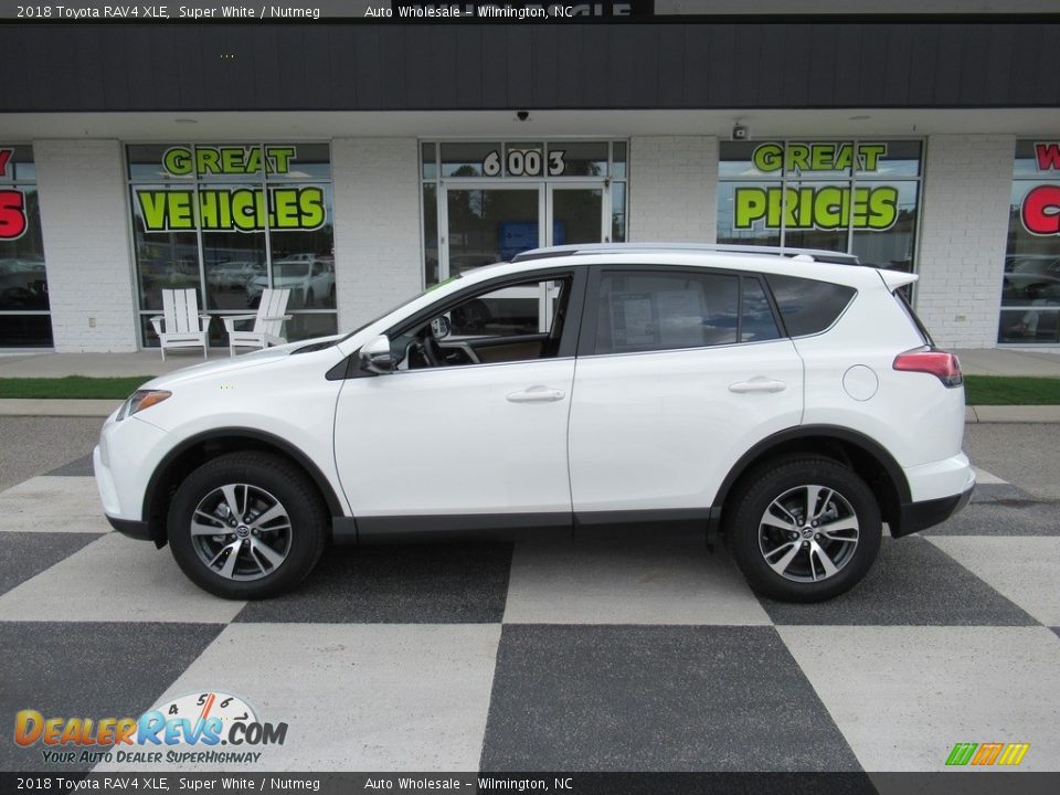2018 Toyota RAV4 XLE Super White / Nutmeg Photo #1