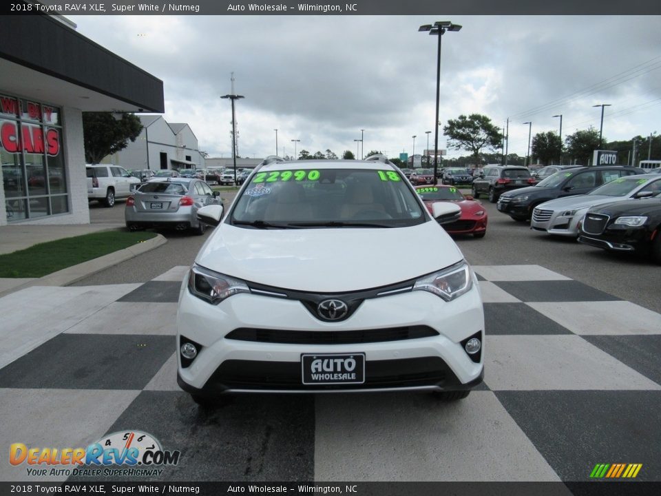 2018 Toyota RAV4 XLE Super White / Nutmeg Photo #2