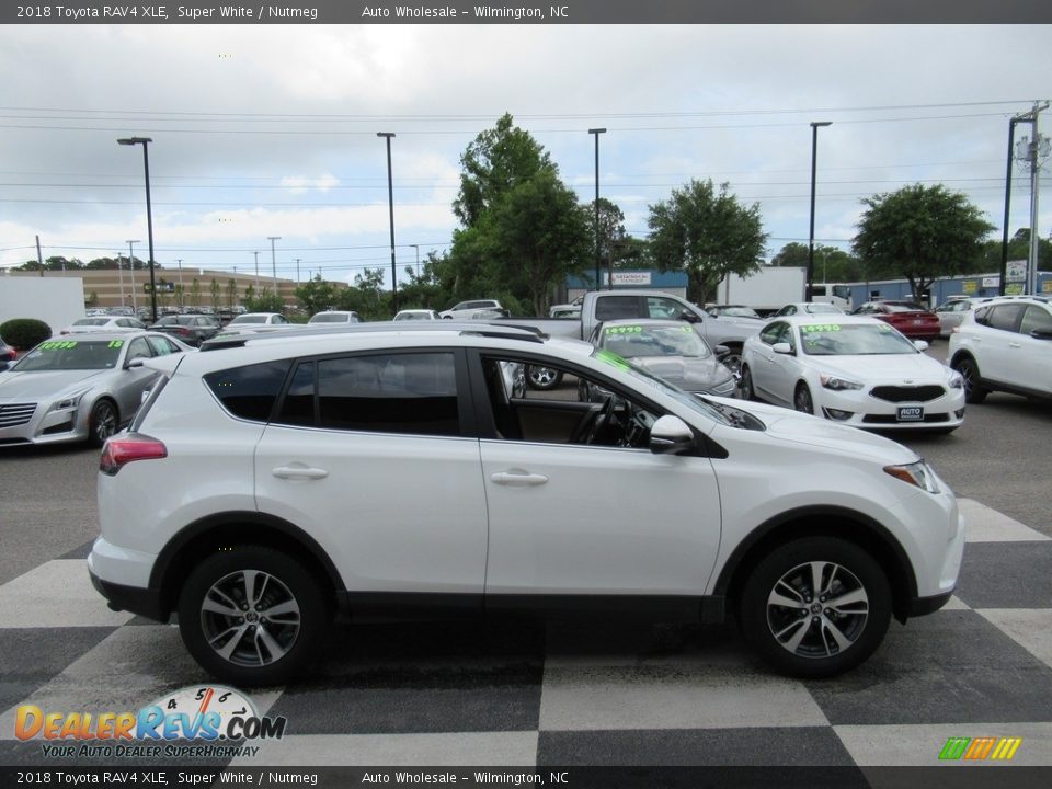 2018 Toyota RAV4 XLE Super White / Nutmeg Photo #3