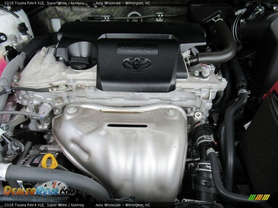 2018 Toyota RAV4 XLE Super White / Nutmeg Photo #6