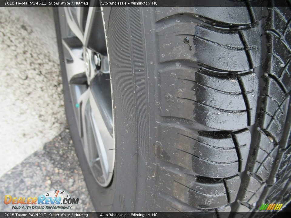 2018 Toyota RAV4 XLE Super White / Nutmeg Photo #8