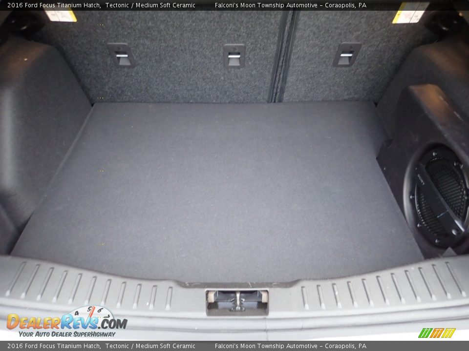 2016 Ford Focus Titanium Hatch Tectonic / Medium Soft Ceramic Photo #4