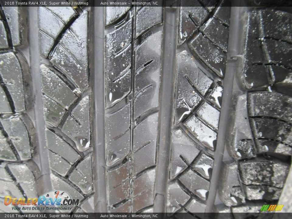 2018 Toyota RAV4 XLE Super White / Nutmeg Photo #9