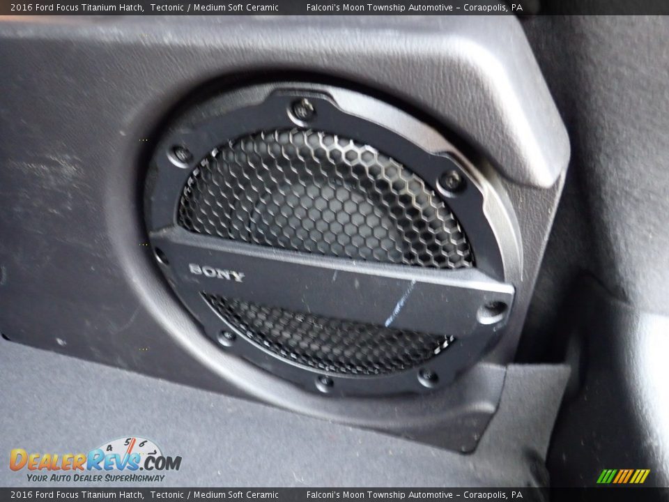 2016 Ford Focus Titanium Hatch Tectonic / Medium Soft Ceramic Photo #5