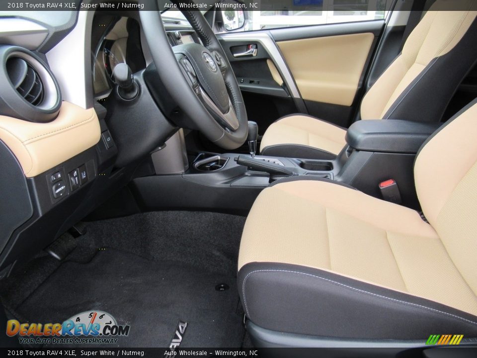 2018 Toyota RAV4 XLE Super White / Nutmeg Photo #10