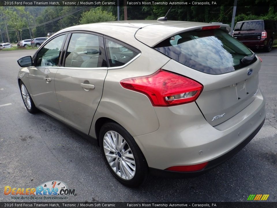 2016 Ford Focus Titanium Hatch Tectonic / Medium Soft Ceramic Photo #6