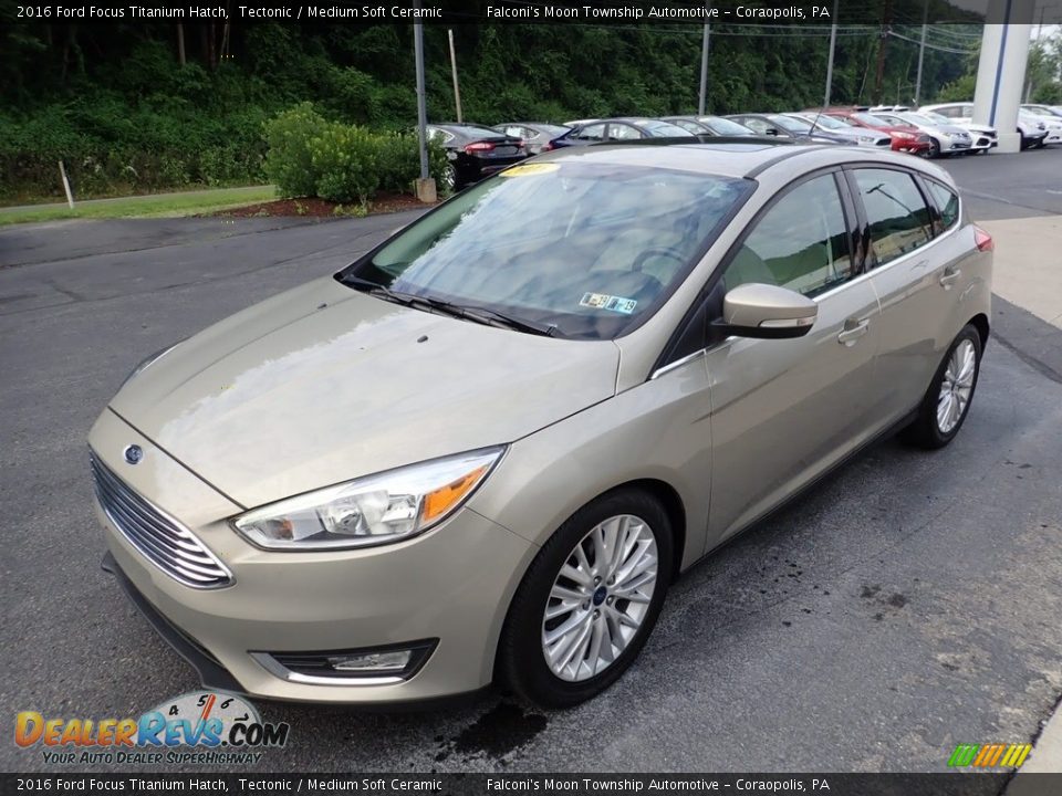 2016 Ford Focus Titanium Hatch Tectonic / Medium Soft Ceramic Photo #8