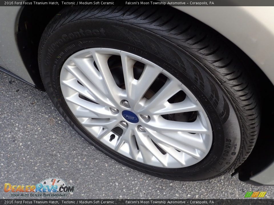 2016 Ford Focus Titanium Hatch Tectonic / Medium Soft Ceramic Photo #11