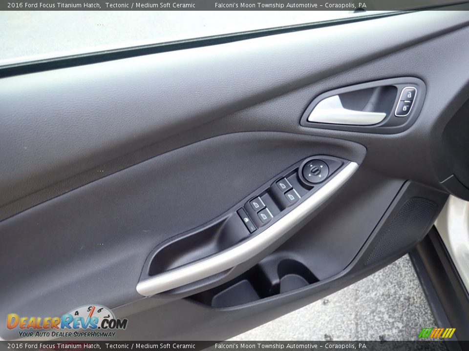 2016 Ford Focus Titanium Hatch Tectonic / Medium Soft Ceramic Photo #19