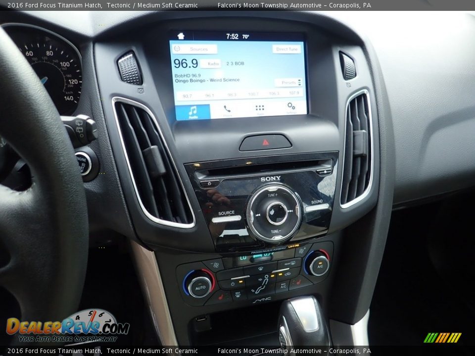 2016 Ford Focus Titanium Hatch Tectonic / Medium Soft Ceramic Photo #22