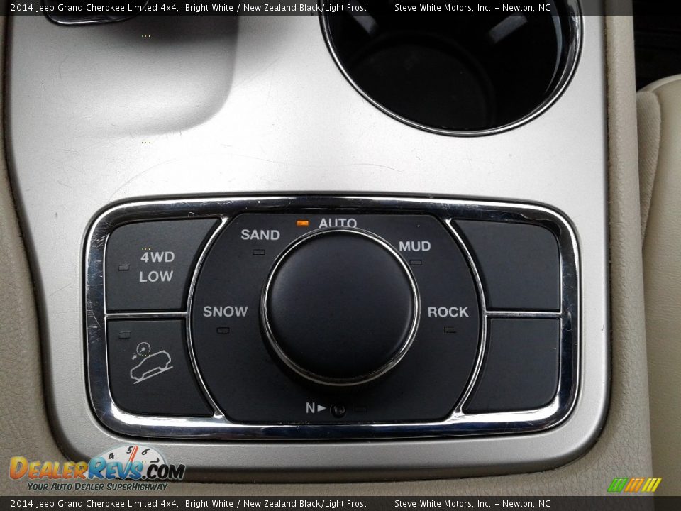 2014 Jeep Grand Cherokee Limited 4x4 Bright White / New Zealand Black/Light Frost Photo #31
