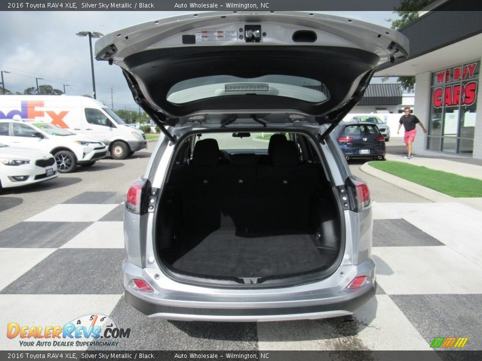 2016 Toyota RAV4 XLE Silver Sky Metallic / Black Photo #5