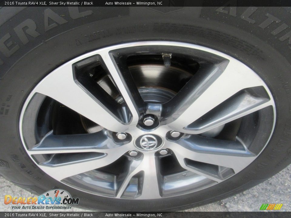 2016 Toyota RAV4 XLE Silver Sky Metallic / Black Photo #7
