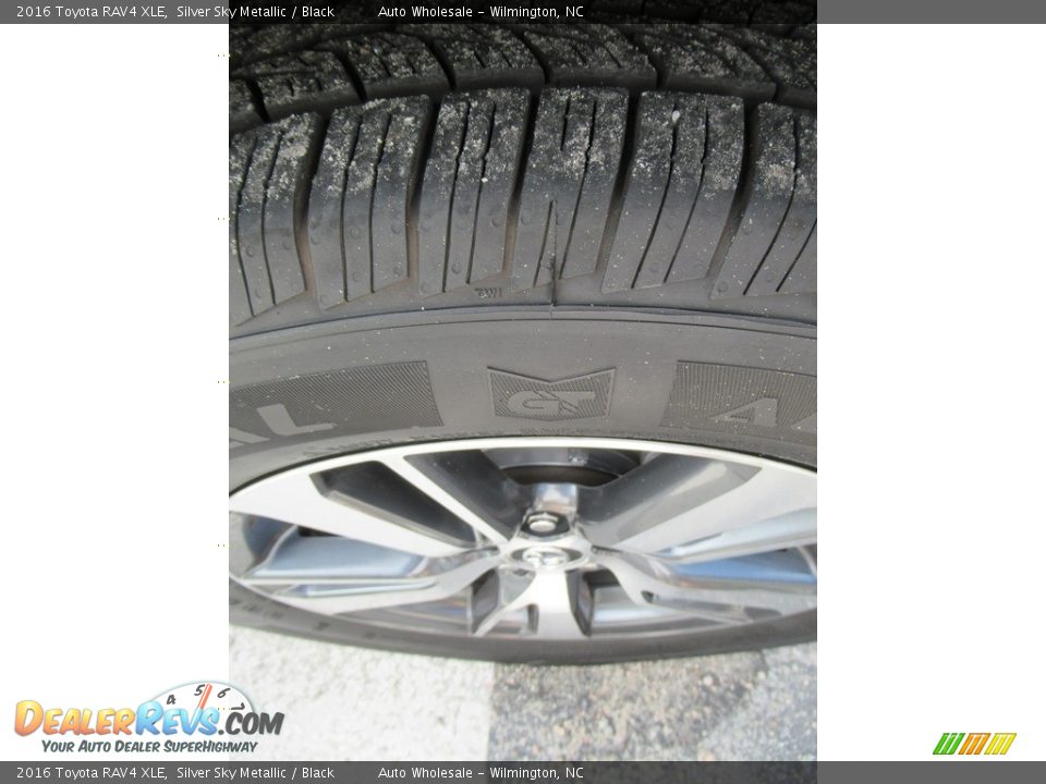 2016 Toyota RAV4 XLE Silver Sky Metallic / Black Photo #9