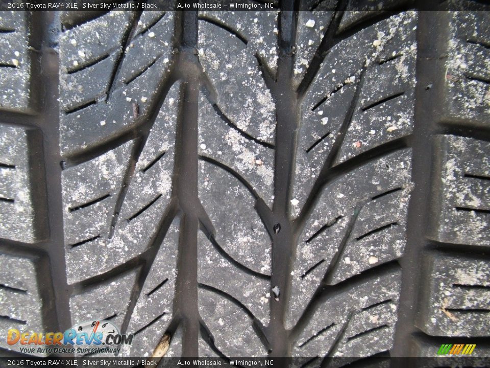 2016 Toyota RAV4 XLE Silver Sky Metallic / Black Photo #10