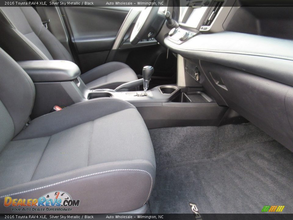 2016 Toyota RAV4 XLE Silver Sky Metallic / Black Photo #12