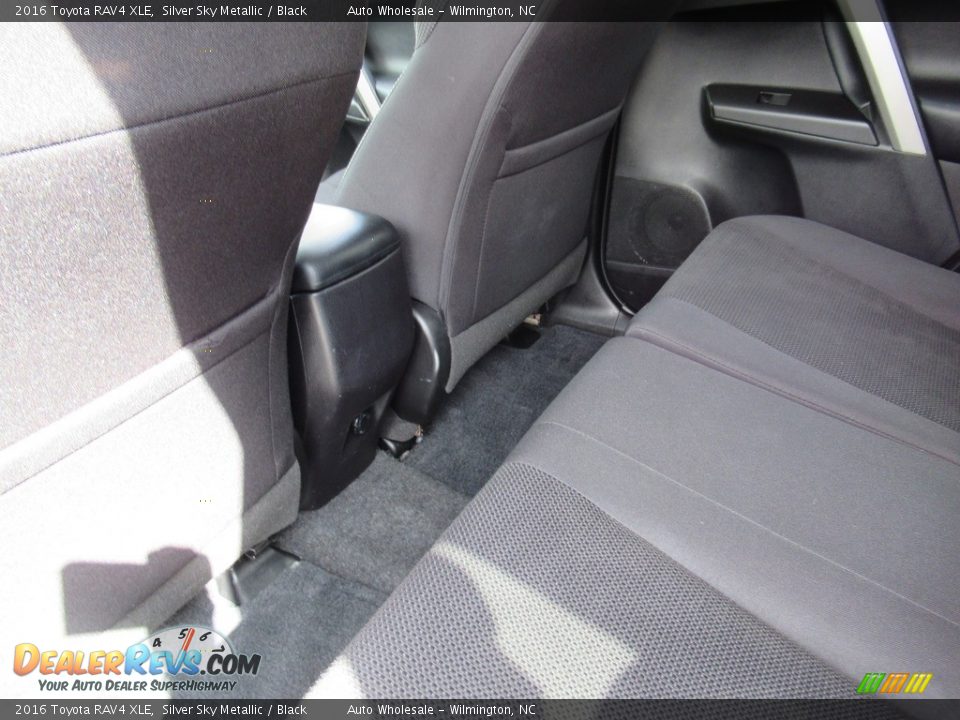 2016 Toyota RAV4 XLE Silver Sky Metallic / Black Photo #13