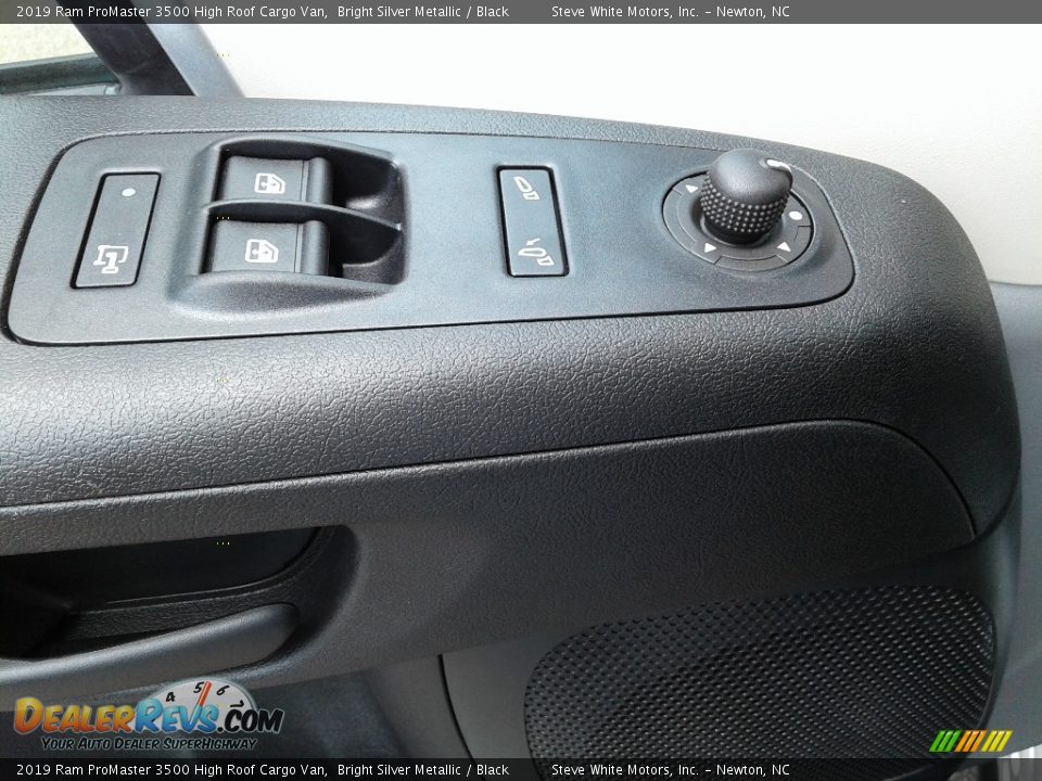 2019 Ram ProMaster 3500 High Roof Cargo Van Bright Silver Metallic / Black Photo #13