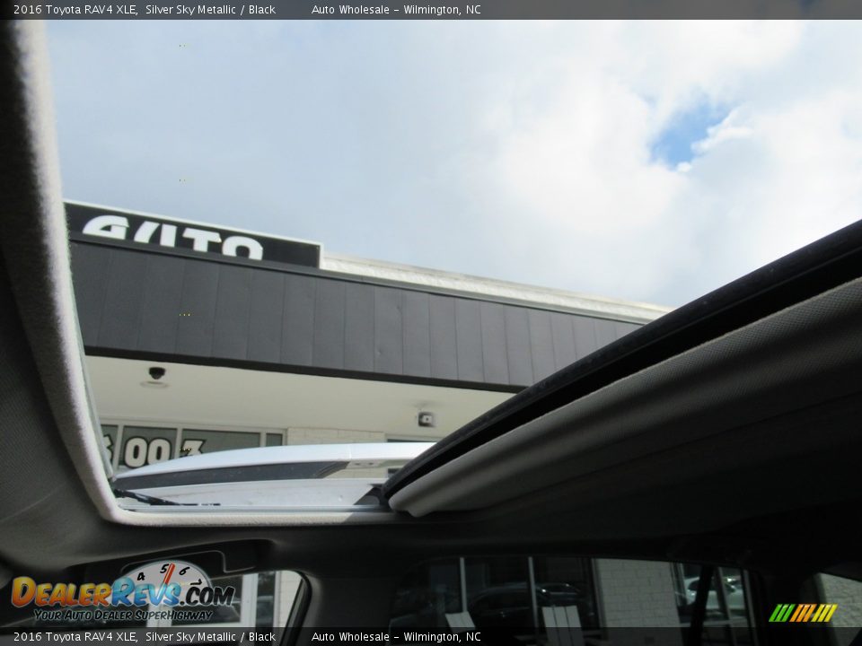 2016 Toyota RAV4 XLE Silver Sky Metallic / Black Photo #15
