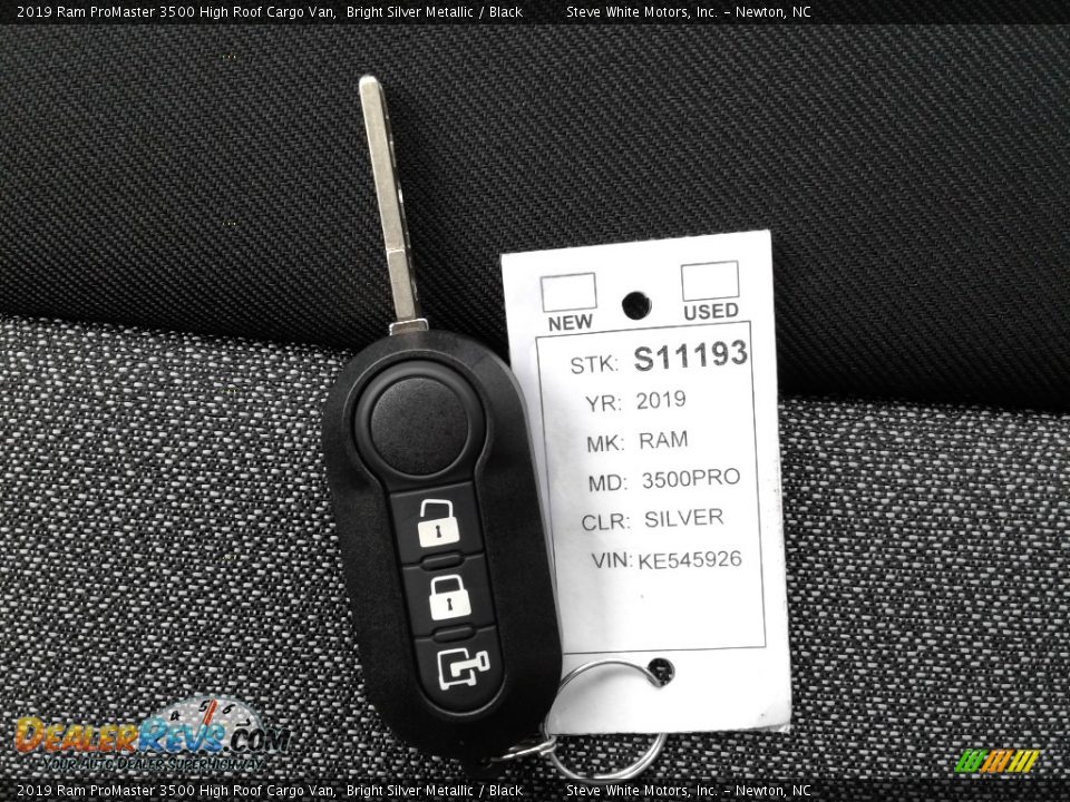2019 Ram ProMaster 3500 High Roof Cargo Van Bright Silver Metallic / Black Photo #23