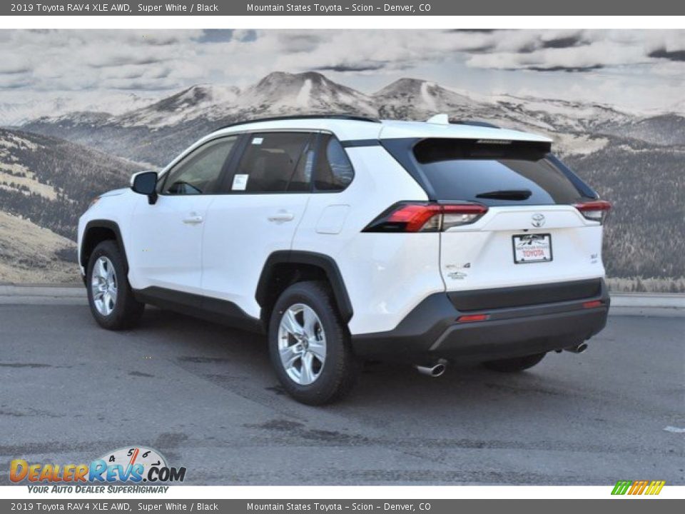 2019 Toyota RAV4 XLE AWD Super White / Black Photo #3