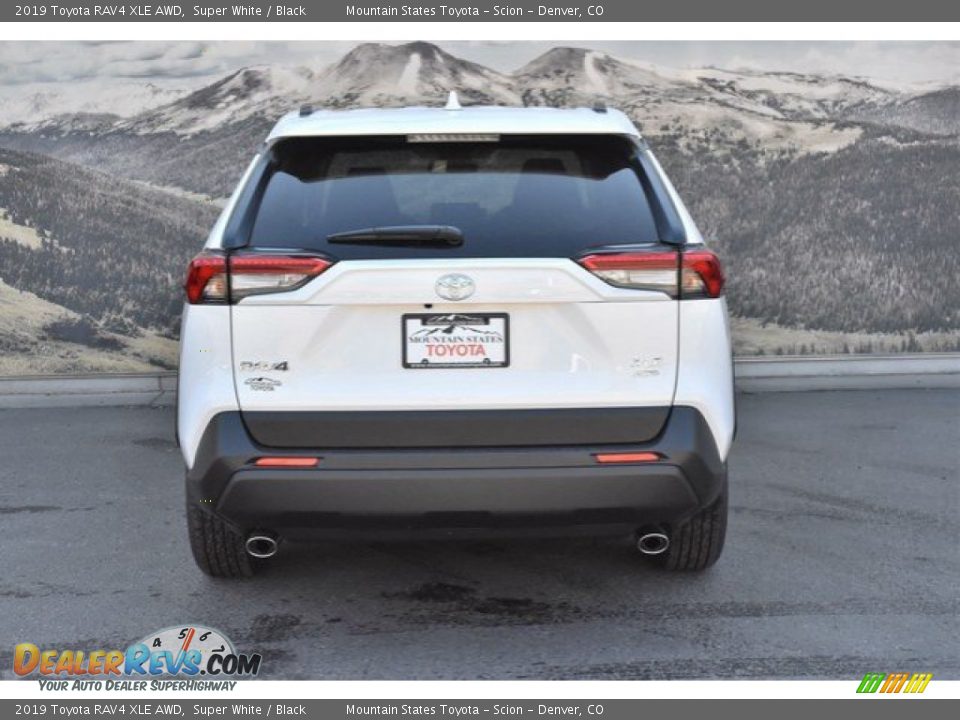 2019 Toyota RAV4 XLE AWD Super White / Black Photo #4