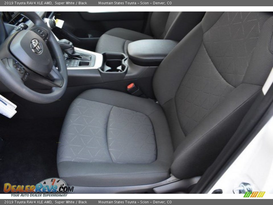 2019 Toyota RAV4 XLE AWD Super White / Black Photo #6