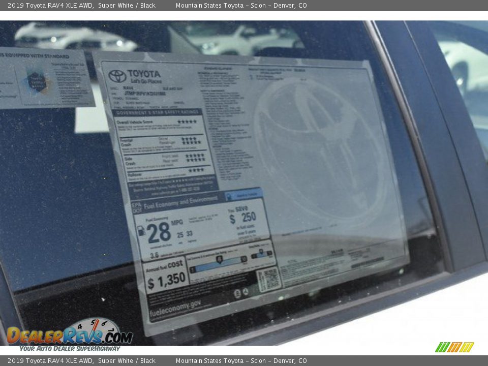 2019 Toyota RAV4 XLE AWD Super White / Black Photo #11