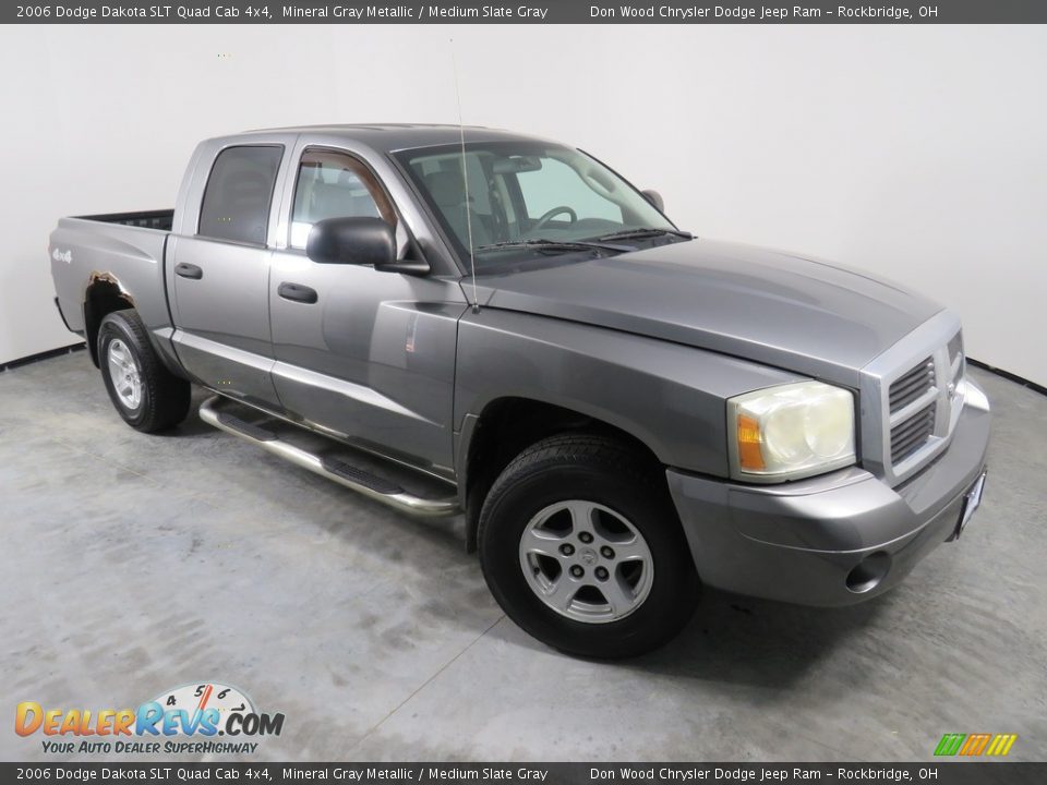 2006 Dodge Dakota SLT Quad Cab 4x4 Mineral Gray Metallic / Medium Slate Gray Photo #4