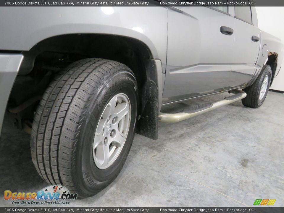 2006 Dodge Dakota SLT Quad Cab 4x4 Mineral Gray Metallic / Medium Slate Gray Photo #9