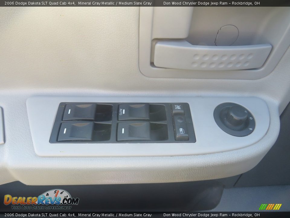 2006 Dodge Dakota SLT Quad Cab 4x4 Mineral Gray Metallic / Medium Slate Gray Photo #16
