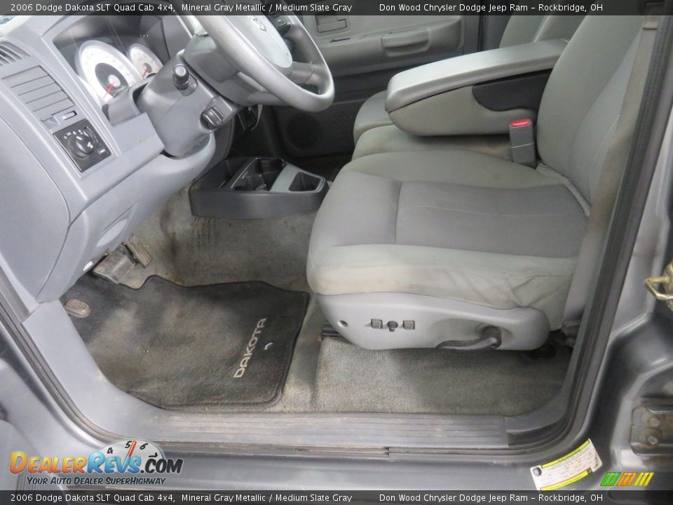 2006 Dodge Dakota SLT Quad Cab 4x4 Mineral Gray Metallic / Medium Slate Gray Photo #25