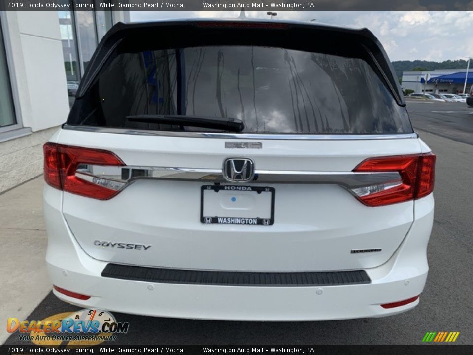 2019 Honda Odyssey Touring White Diamond Pearl / Mocha Photo #6