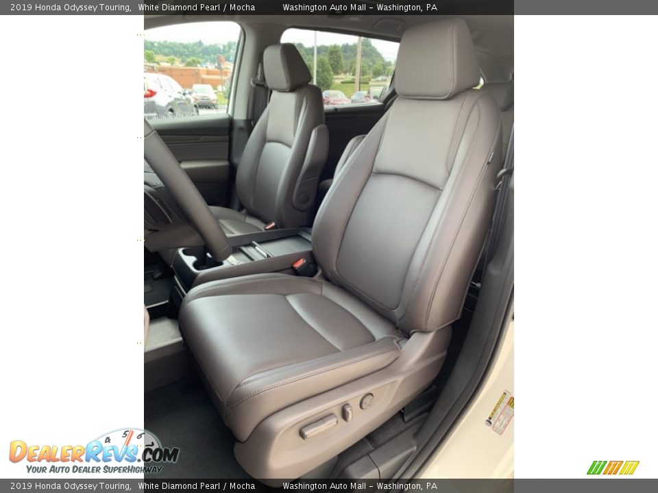 2019 Honda Odyssey Touring White Diamond Pearl / Mocha Photo #14