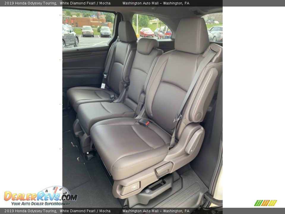 2019 Honda Odyssey Touring White Diamond Pearl / Mocha Photo #16