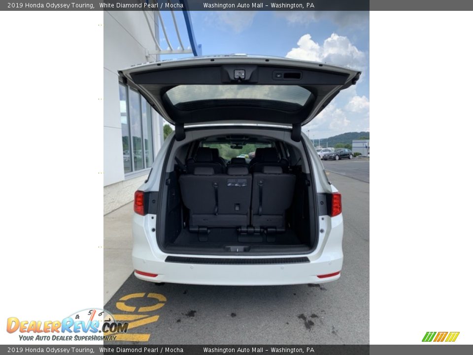 2019 Honda Odyssey Touring White Diamond Pearl / Mocha Photo #21