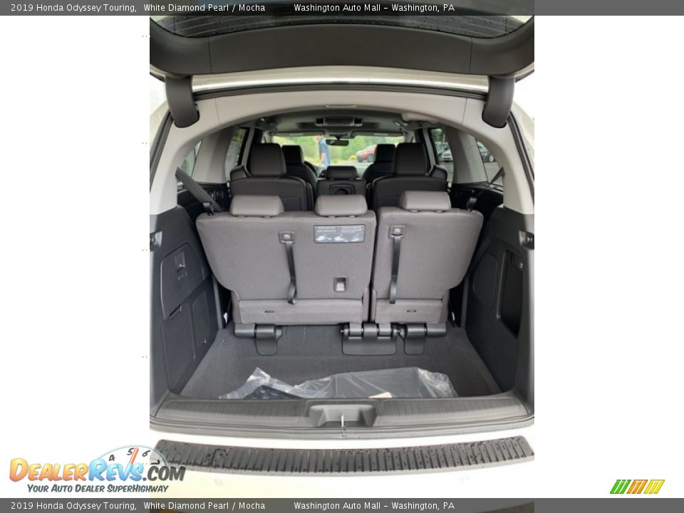 2019 Honda Odyssey Touring White Diamond Pearl / Mocha Photo #22