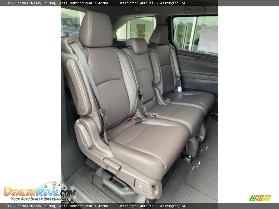 2019 Honda Odyssey Touring White Diamond Pearl / Mocha Photo #25