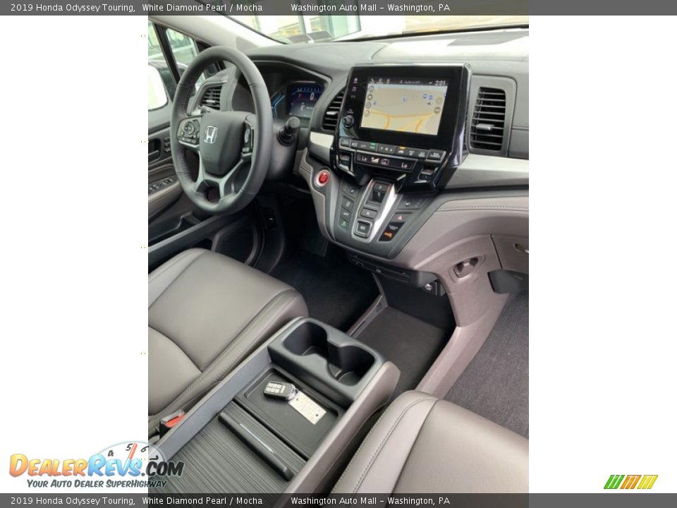 2019 Honda Odyssey Touring White Diamond Pearl / Mocha Photo #36