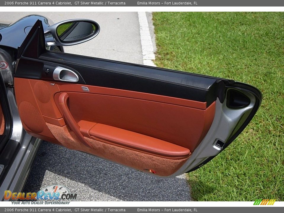 Door Panel of 2006 Porsche 911 Carrera 4 Cabriolet Photo #41
